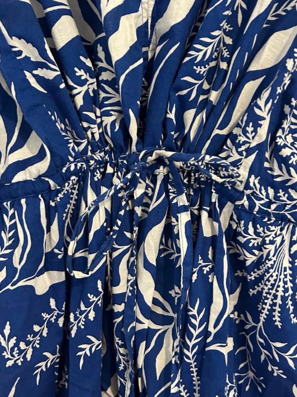 H&M Blue and White Floral Printed Adjustable Tie-Waist Midi Dress (Size XS) - Picture 5 of 6